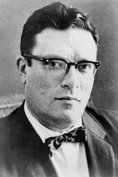 Isaac Asimov. Né le 02/01/1920 à Petrovitchi RSFSR. † le 06/04/1992 à N.Y. USA