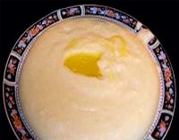 Koutia au fromage blanc : Fromage blanc bien égoutté, poudre de noix, de noisettes ou d‘amandes, pilpil de blé cuit, miel, crème fraîche, un sachet de sucre vanillé. Mélanger tout les ingrédients et mettre au frais pendant 6 heures...